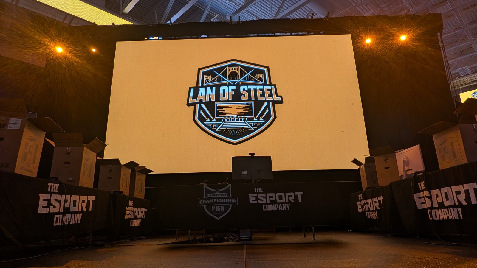 LAN of Steel event floor